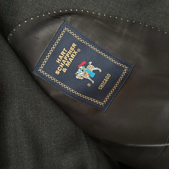 Dark gray men’s suit, size 40R by Hart Schaffner & Marx - Picture 3 of 3